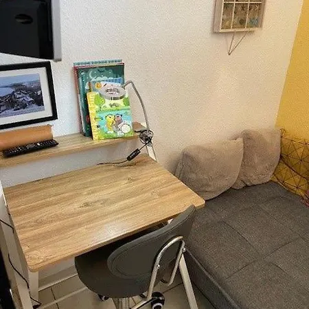 - Haus A, App 0a0303 *